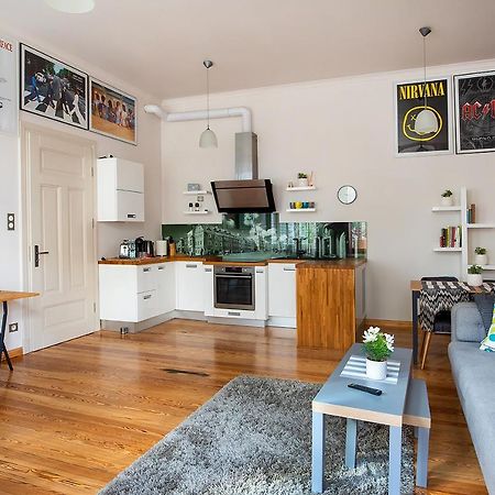 Movie Apartment Jezyce بوزنان المظهر الخارجي الصورة